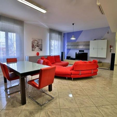 Appartamento Con Idromassaggio E Parcheggio Privato Gratuito,Strategico Per Le Cinque Terre E Golfo Dei Poeti La Spezia Exterior photo